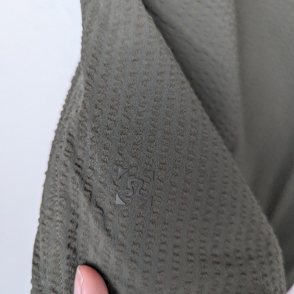 Lululemon Bowline Shorts Olive Green - Picture 3 of 4